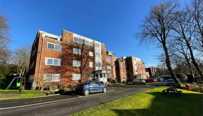 Moor End Avenue