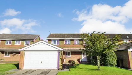 Horsham Close, Brandlesholme