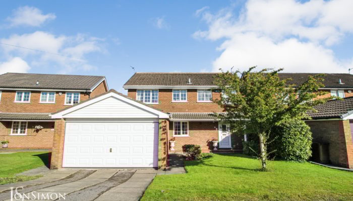 Horsham Close, Brandlesholme