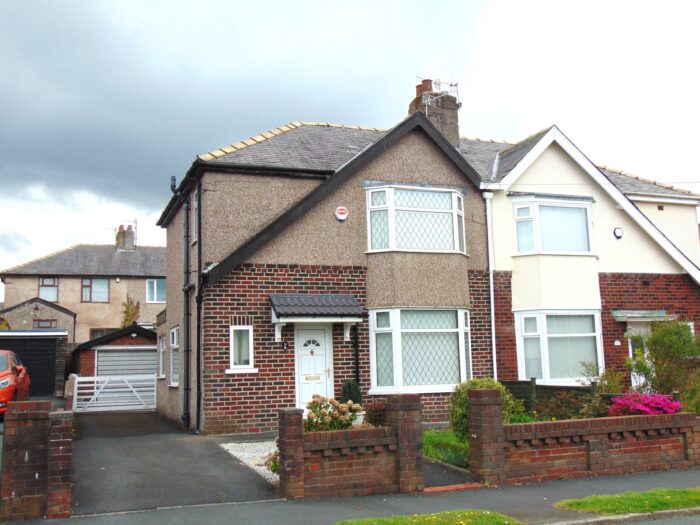 Prairie Crescent, Burnley JonSimon Estate Agents