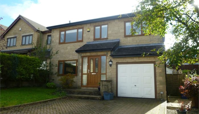 Stirling Court