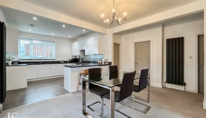 Lowercroft Road, Lowercroft