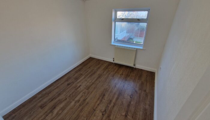 Woodley Avenue, Radcliffe