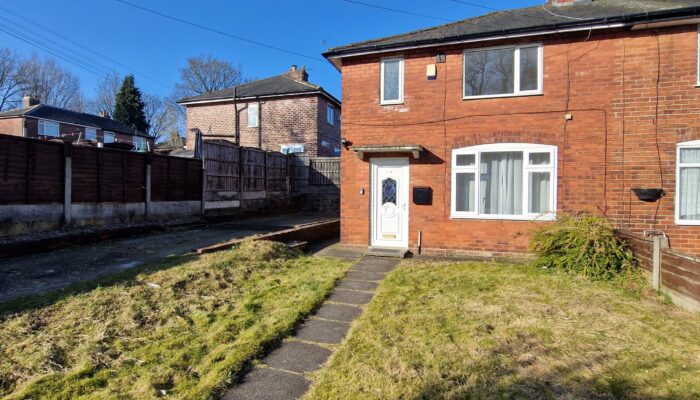 Woodley Avenue, Radcliffe