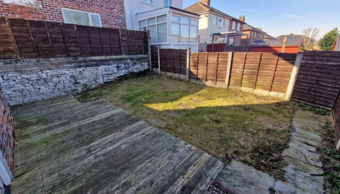 Woodley Avenue, Radcliffe