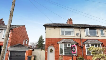 Poplar Avenue, Bradshaw