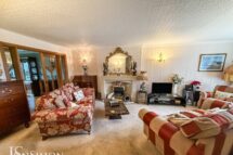 Larkfield Close, Greenmount