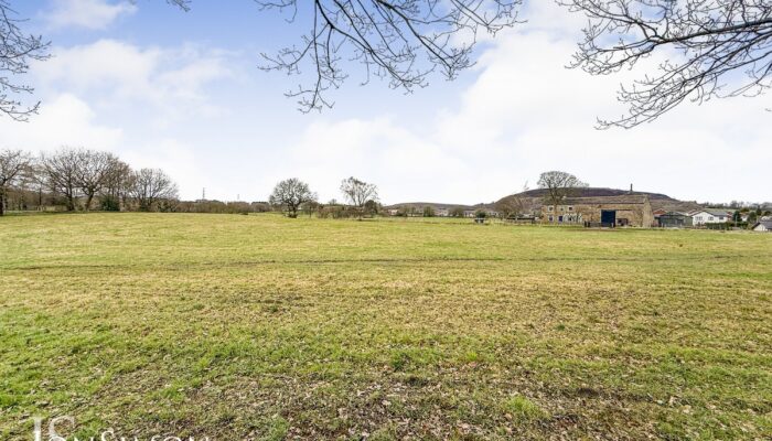 Larkfield Close, Greenmount