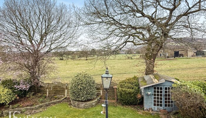 Larkfield Close, Greenmount
