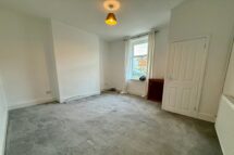Bolton Road, Hawkshaw