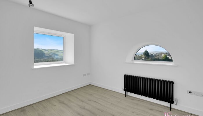 Deerplay Apartments, Heald Lane, Weir