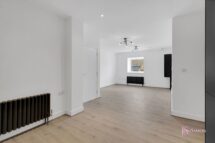 Deerplay Apartments, Heald Lane