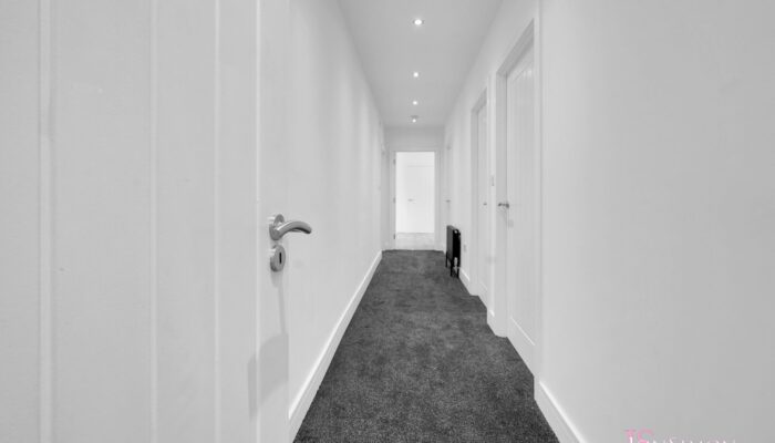 Deerplay Apartments, Heald Lane