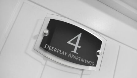 Deerplay Apartments, Heald Lane