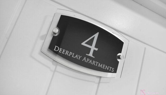 Deerplay Apartments, Heald Lane