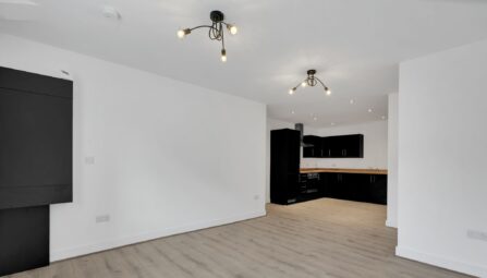 Deerplay Apartments, Heald Lane