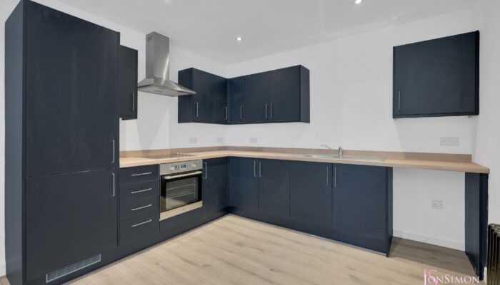 Deerplay Apartments, Heald Lane