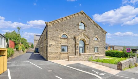 Deerplay Apartments, Heald Lane