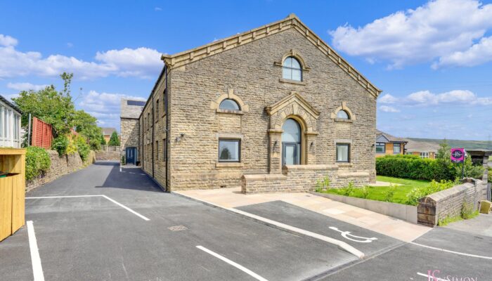 Deerplay Apartments, Heald Lane