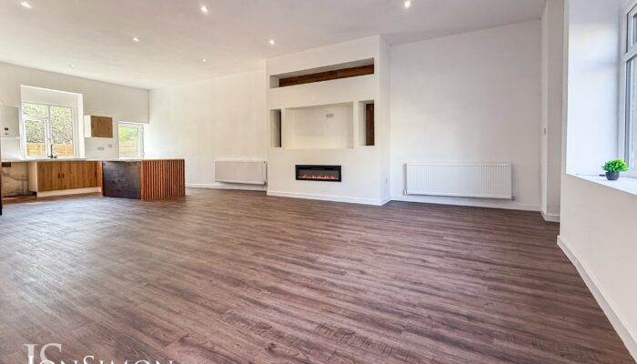 Hall Street, Walshaw