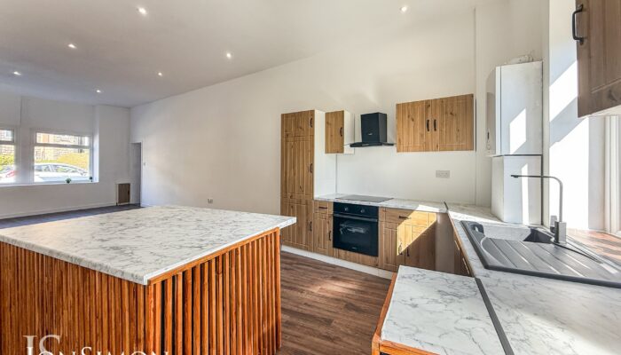 Hall Street, Walshaw