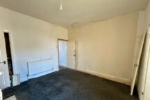Lyndhurst Road