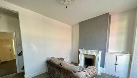 Lyndhurst Road