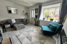 Vale Edge, Radcliffe