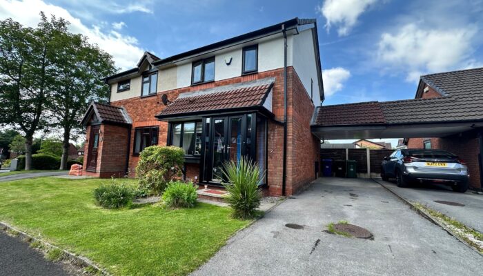 Vale Edge, Radcliffe
