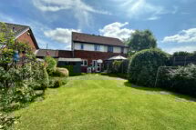 Vale Edge, Radcliffe