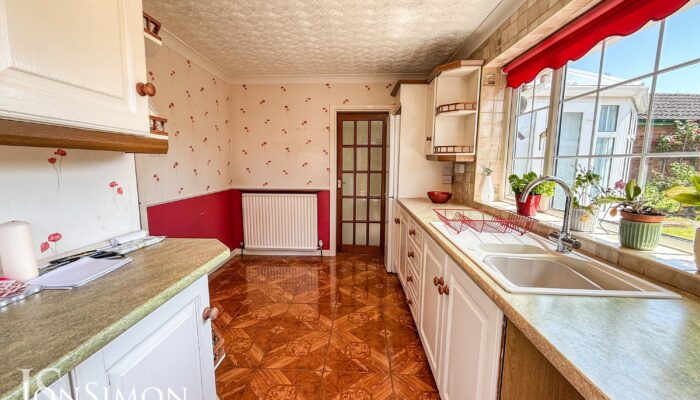 Mendip Crescent, Walshaw