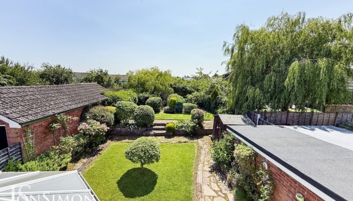 Mendip Crescent, Walshaw