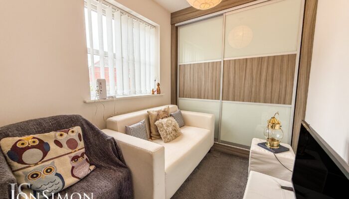 Newham Drive, Elton