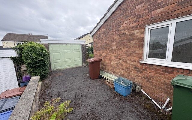 Oakeneaves Avenue