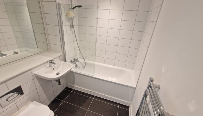 Wharf End, Trafford Park