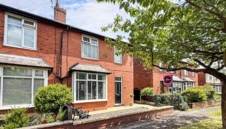 Poplar Avenue, Bradshaw