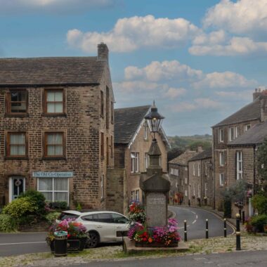 The Best Areas to live in Oldham (2025)