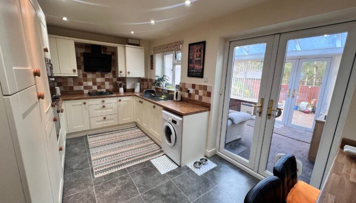 Vale Edge, Radcliffe