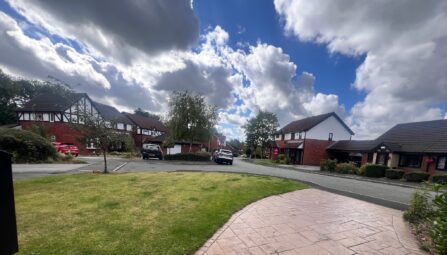 Vale Edge, Radcliffe