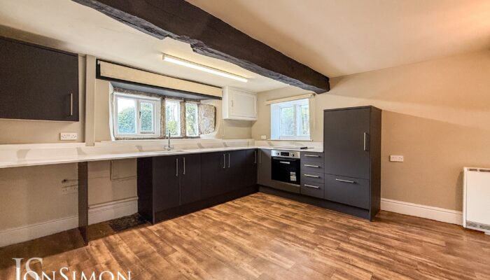 Bolton Road, Hawkshaw