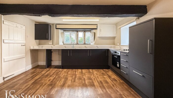 Bolton Road, Hawkshaw