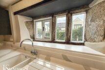 Bolton Road, Hawkshaw