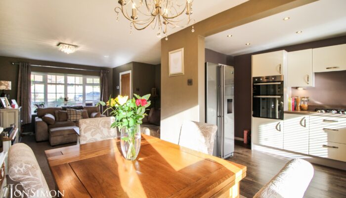 Station Road, Greenmount