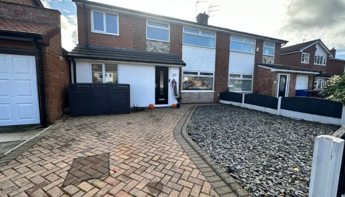 Salisbury Road, Radcliffe