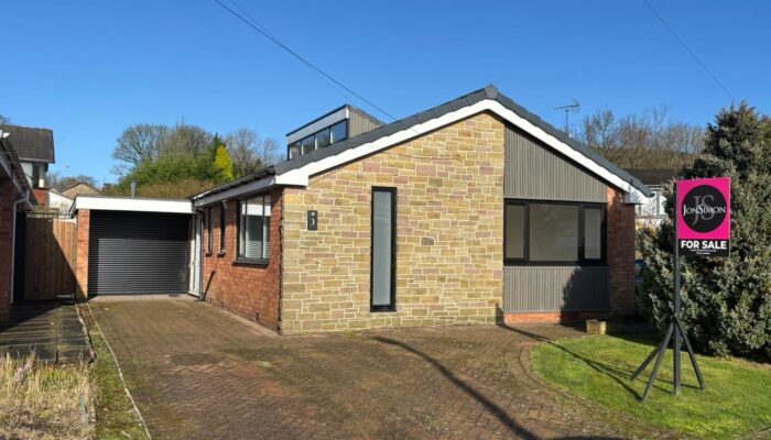 Treetops Avenue, Holcombe Brook