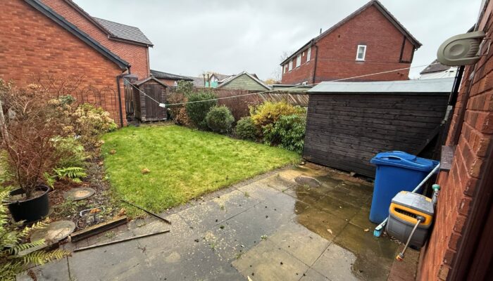 West Vale, Radcliffe