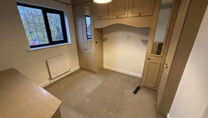 West Vale, Radcliffe