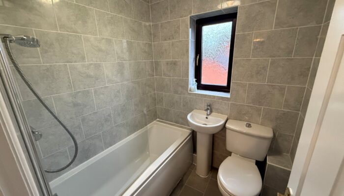 West Vale, Radcliffe