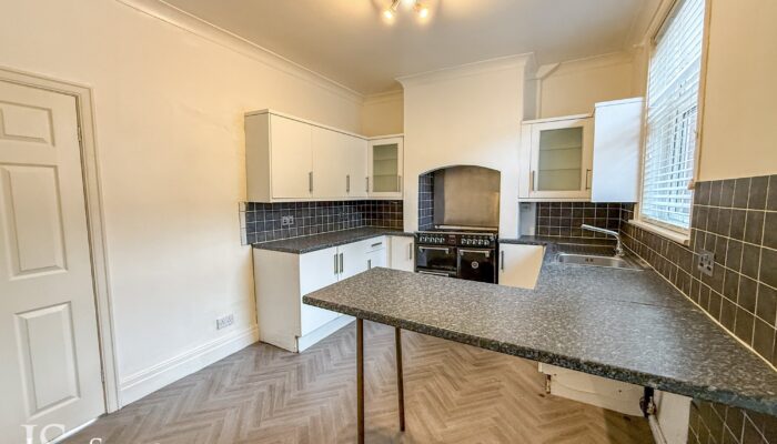 Bradshaw Brow, Bradshaw