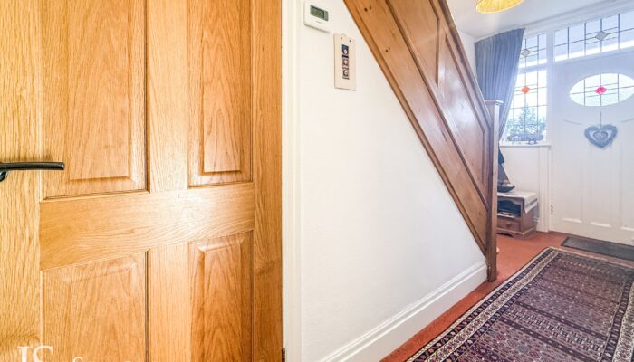 Bolton Road, Hawkshaw